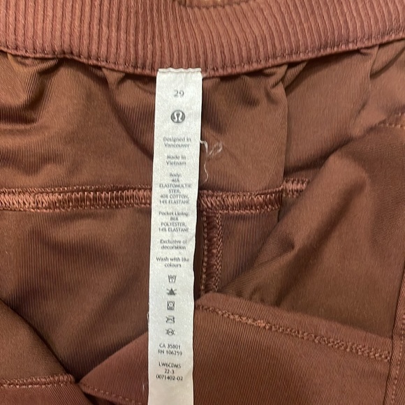 Lululemon Utilitech Cargo Pocket High-Rise Cropped Pant - Picture 5 of 9
